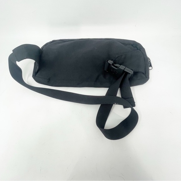 LL BEAN Unisex Black TRAVELER Travel Bag Waist Pack Crossbody 11” X 6” X 1” - Picture 3 of 5